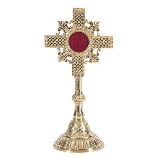 Cross shaped reliquary. Polished brass and lacquered. Glass on front and removable back to house your relic.
FRONT VIEW